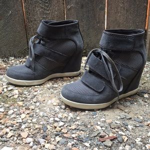 GRAY Saks Fifth Avenue Heels